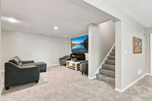 6621 Carlisle Curve, Shakopee, MN 55379