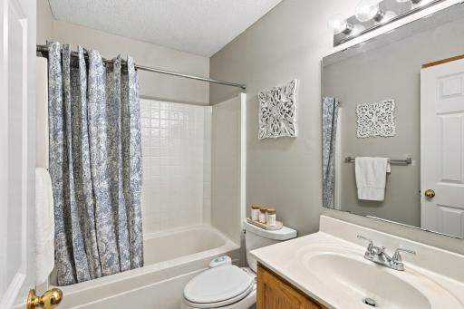 6621 Carlisle Curve, Shakopee, MN 55379