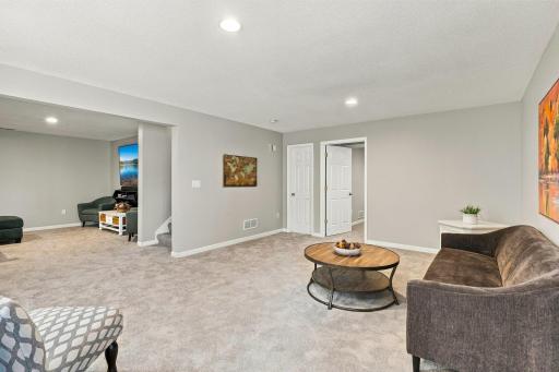 6621 Carlisle Curve, Shakopee, MN 55379