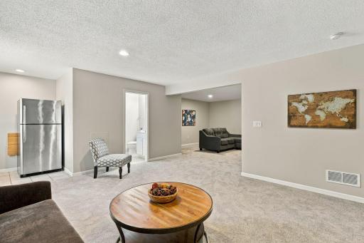 6621 Carlisle Curve, Shakopee, MN 55379