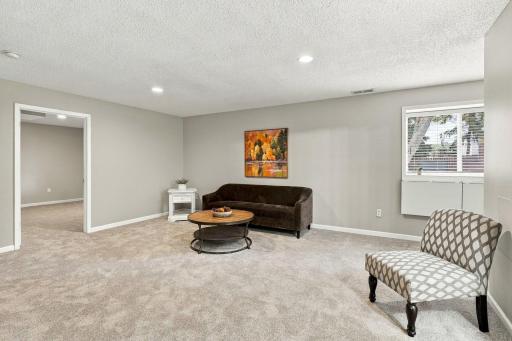 6621 Carlisle Curve, Shakopee, MN 55379