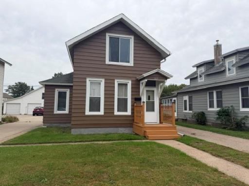 825 W 5th Street, Winona, MN 55987