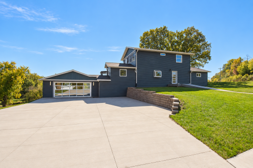 5006 W River Road NW, Rochester, MN 55901