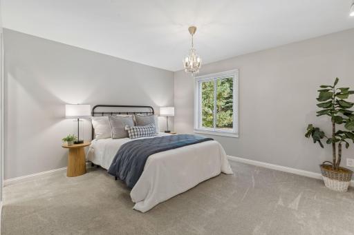 1860 Juneau Lane N, Plymouth, MN 55447