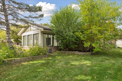 1860 Juneau Lane N, Plymouth, MN 55447