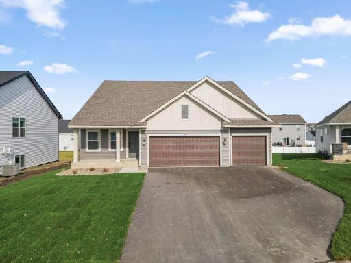 Welcome to 1907 Dogwood Ct! (All the following photos are of the actual home.)