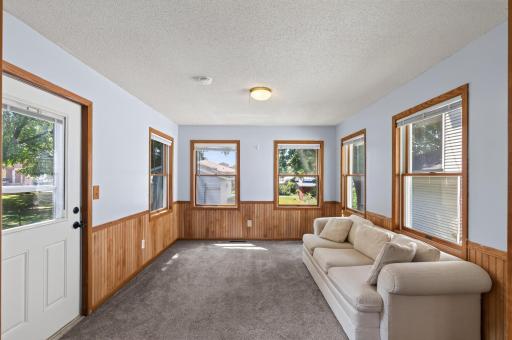 220 N Chestnut Street, Belle Plaine, MN 56011