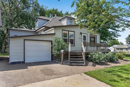220 N Chestnut Street, Belle Plaine, MN 56011