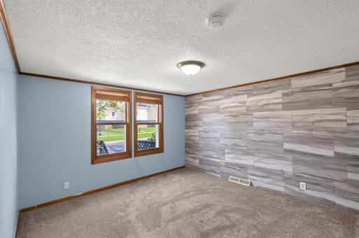 220 N Chestnut Street, Belle Plaine, MN 56011