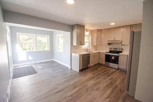 2115 E River Road NE, Rochester, MN 55906