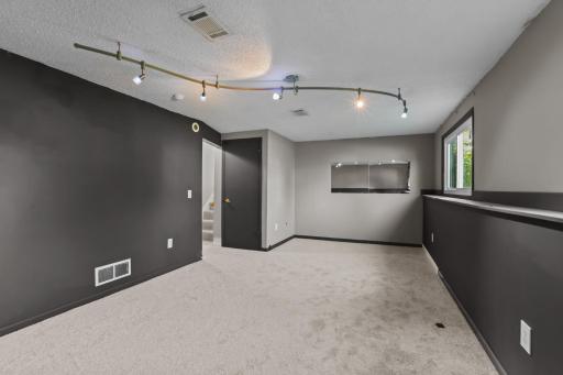 1600 131st Avenue NE, Blaine, MN 55449