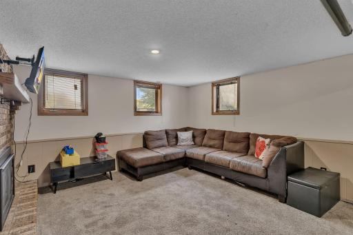 1221 13th Avenue SW, Willmar, MN 56201