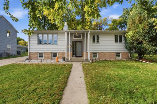 1221 13th Avenue SW, Willmar, MN 56201