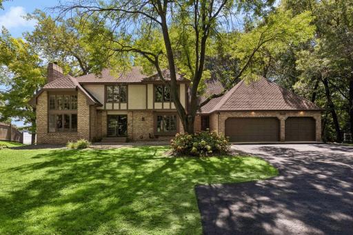 5720 Oakview Lane N, Plymouth, MN 55442