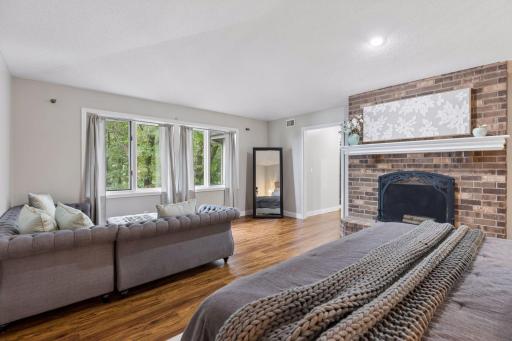 5720 Oakview Lane N, Plymouth, MN 55442