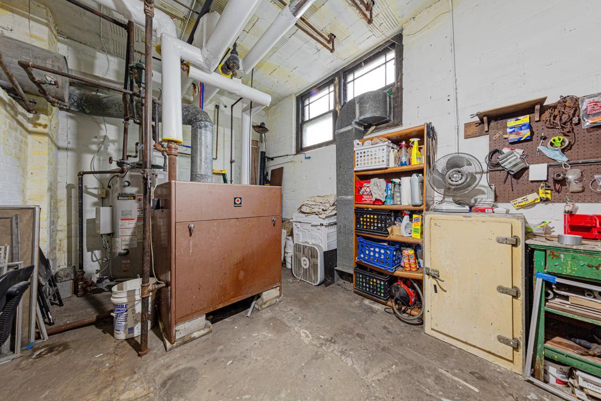 30 Utility room.jpg