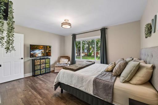 501 Laredo Lane, Chanhassen, MN 55317