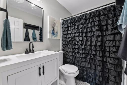 501 Laredo Lane, Chanhassen, MN 55317