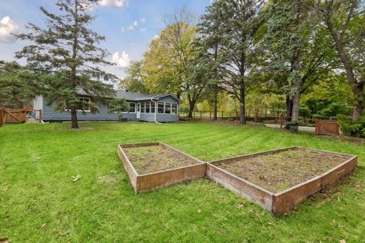 501 Laredo Lane, Chanhassen, MN 55317