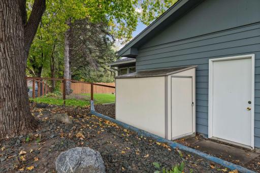 501 Laredo Lane, Chanhassen, MN 55317