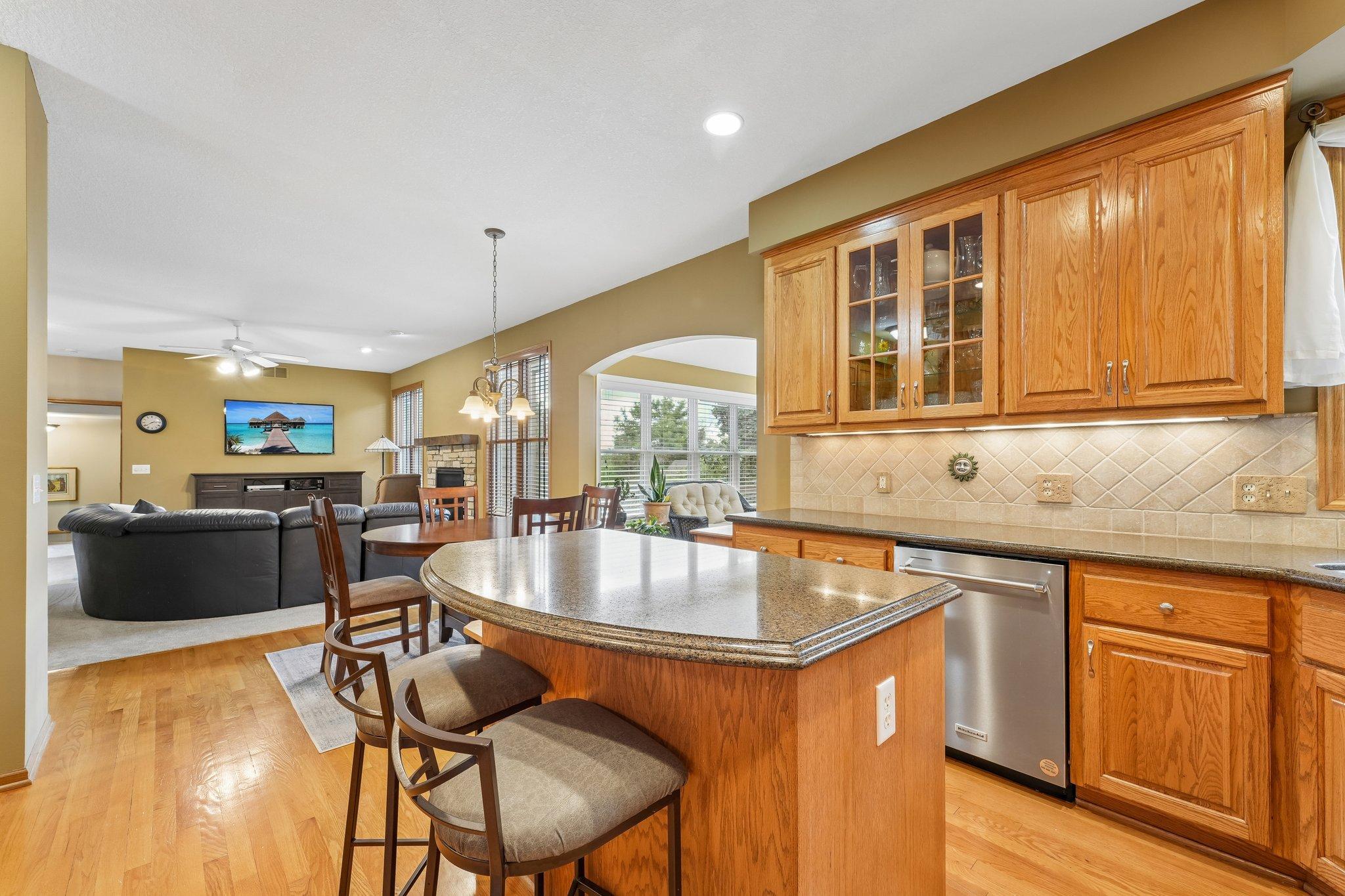 31-web-or-mls-Orchid Ln-S1809-031.jpg