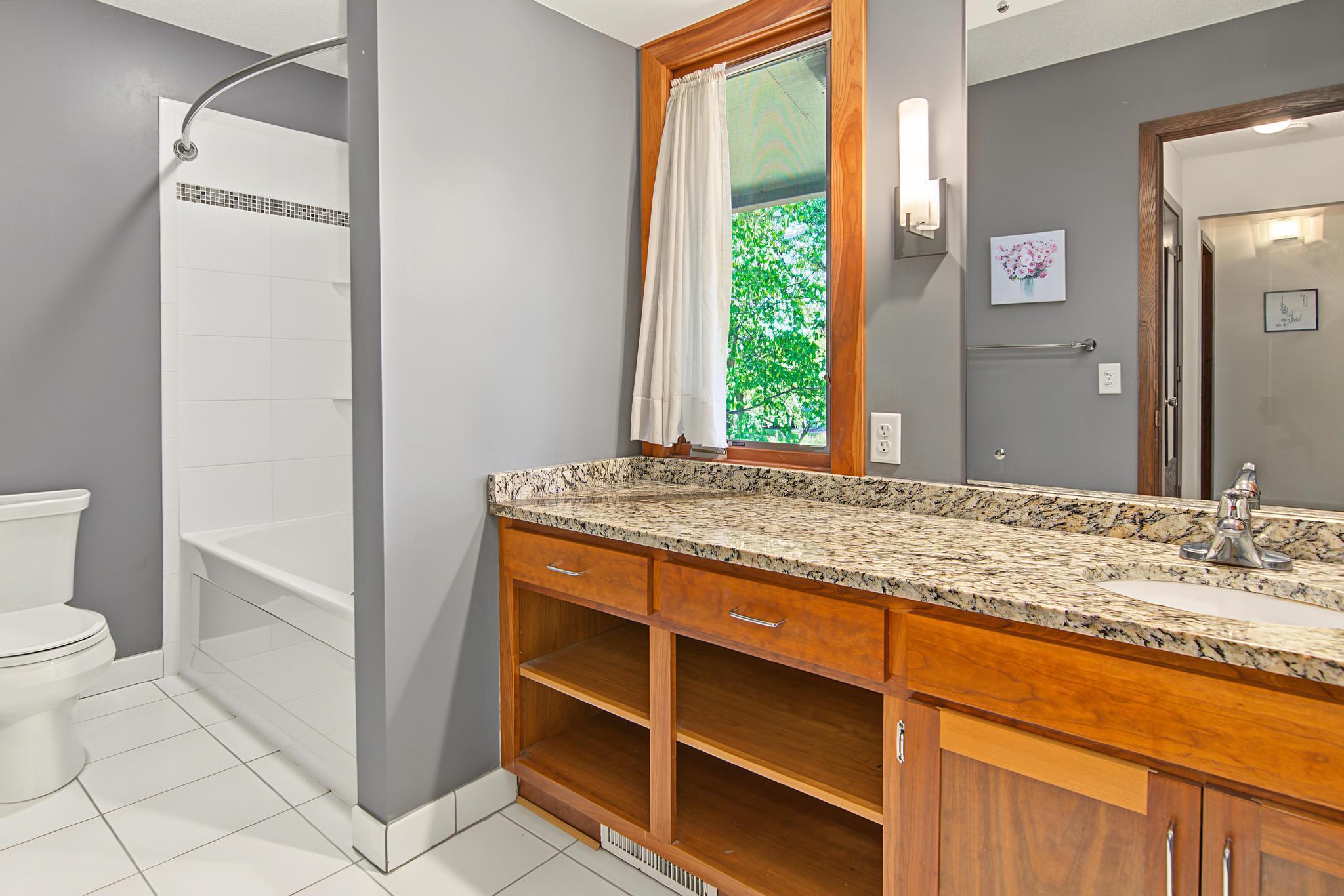 Upper Level Full Bath