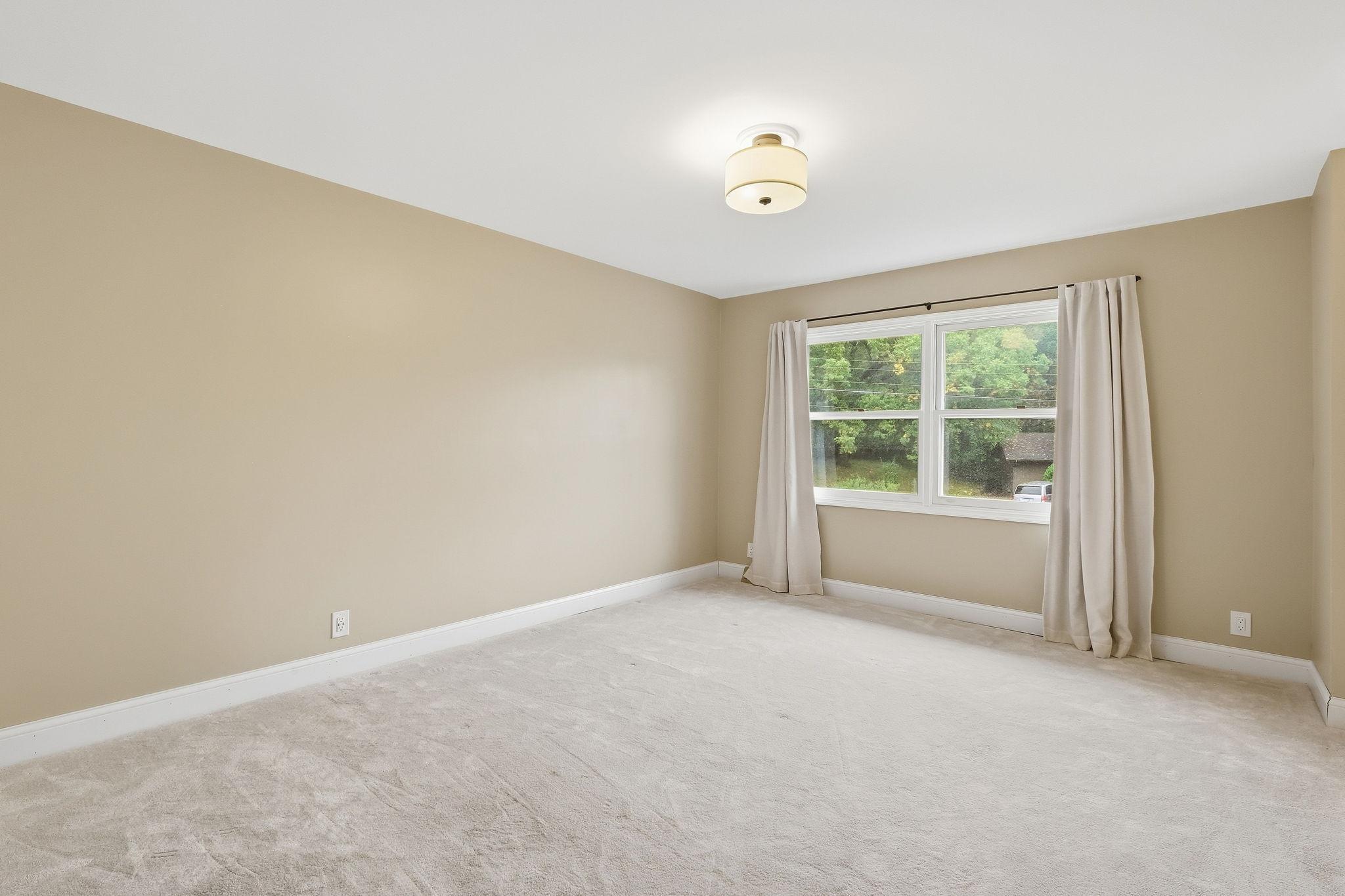 27-web-or-mls-486_Rimrock_Dr_Apple_Valley_MN_55124_008.jpg