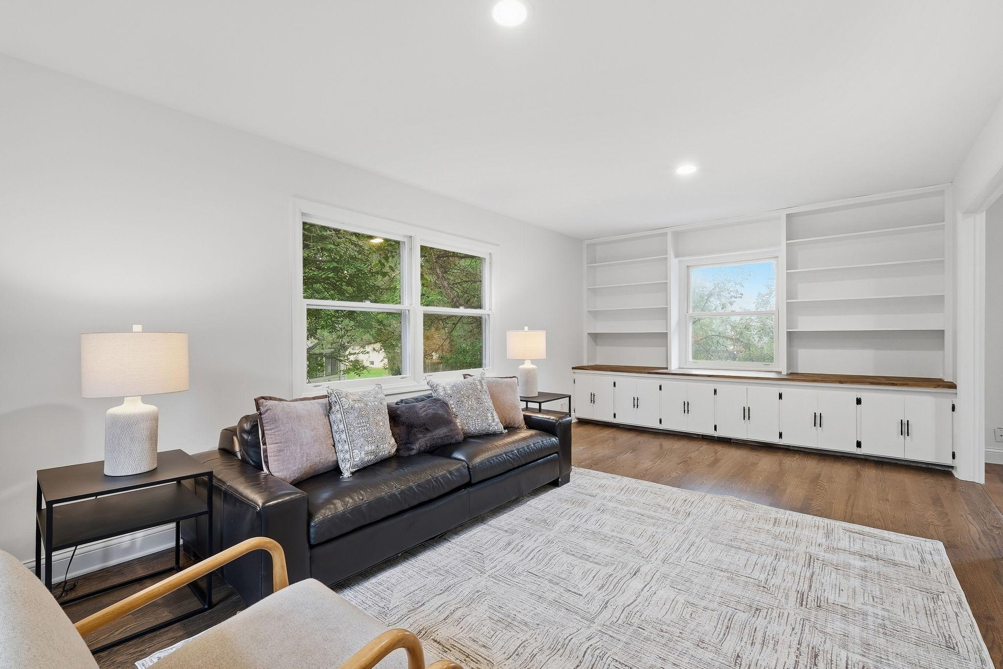 10-web-or-mls-486_Rimrock_Dr_Apple_Valley_MN_55124_016.jpg