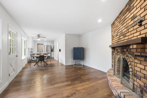 11-web-or-mls-486_Rimrock_Dr_Apple_Valley_MN_55124_017.jpg