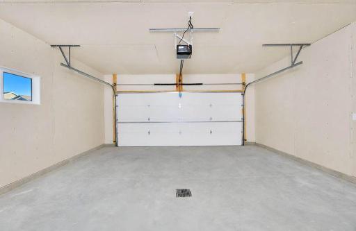2516 38th Avenue S, Moorhead, MN 56560