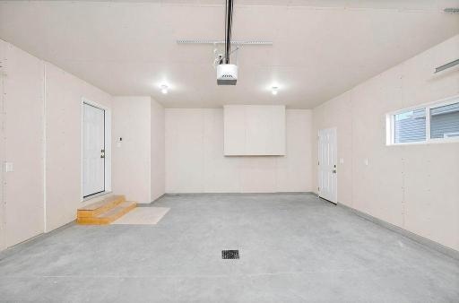 2516 38th Avenue S, Moorhead, MN 56560
