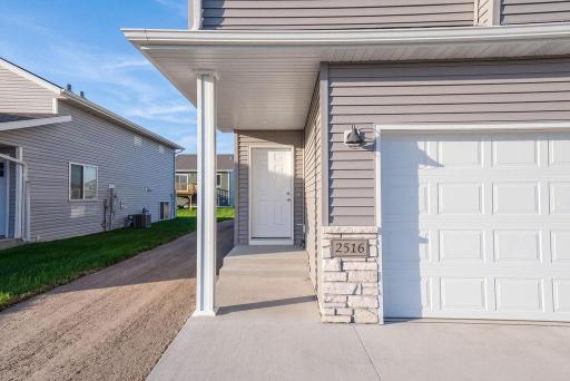 2516 38th Avenue S, Moorhead, MN 56560