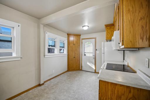 806 6th Avenue NW, Austin, MN 55912