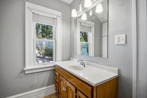 806 6th Avenue NW, Austin, MN 55912