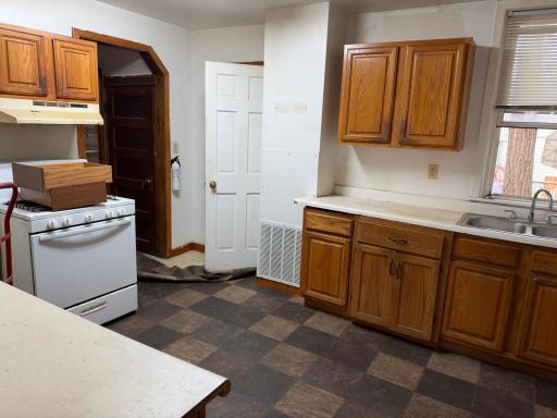 894 5th Street E, Saint Paul, MN 55106