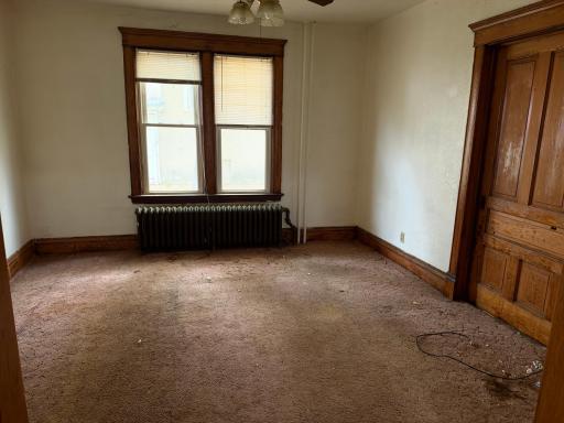 894 5th Street E, Saint Paul, MN 55106