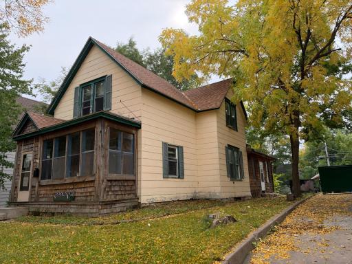 894 5th Street E, Saint Paul, MN 55106