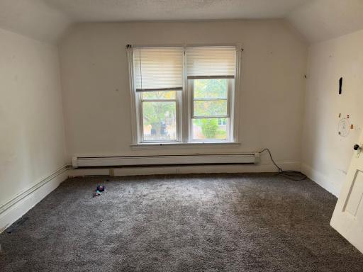 894 5th Street E, Saint Paul, MN 55106