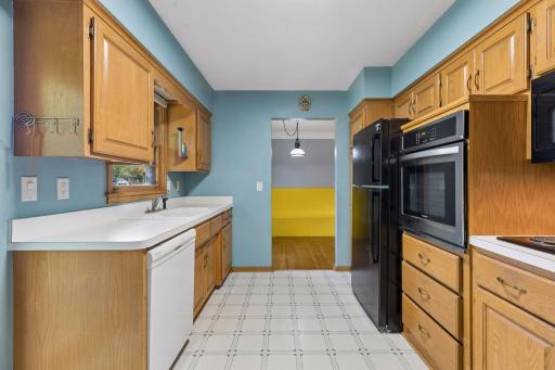 21 70th Way NE, Fridley, MN 55432