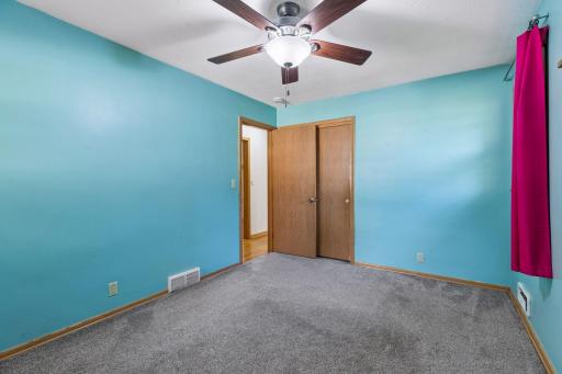 21 70th Way NE, Fridley, MN 55432