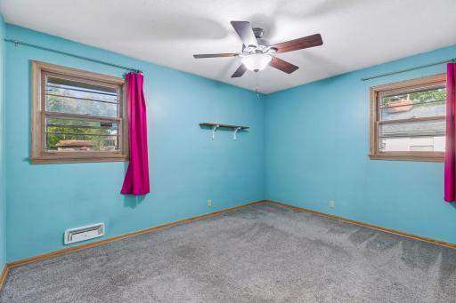 21 70th Way NE, Fridley, MN 55432