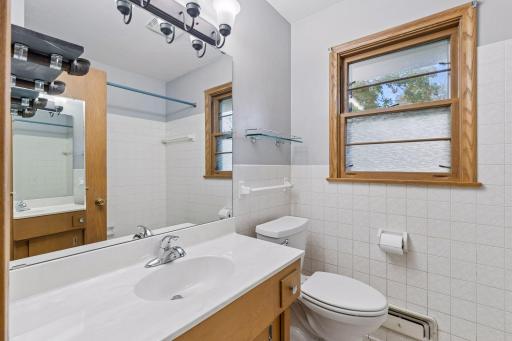 21 70th Way NE, Fridley, MN 55432