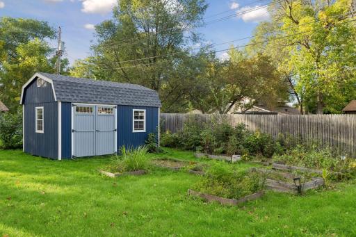 21 70th Way NE, Fridley, MN 55432