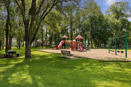 21 70th Way NE, Fridley, MN 55432