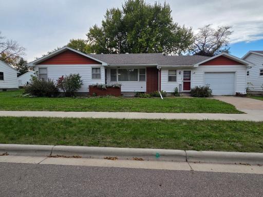 112 2nd Avenue N, Waldorf, MN 56091