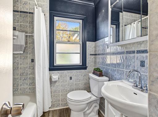 1246 Smith Avenue S, Saint Paul, MN 55118