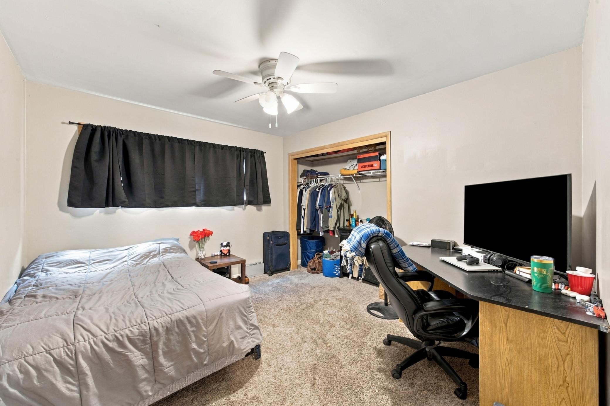 2nd bedroom