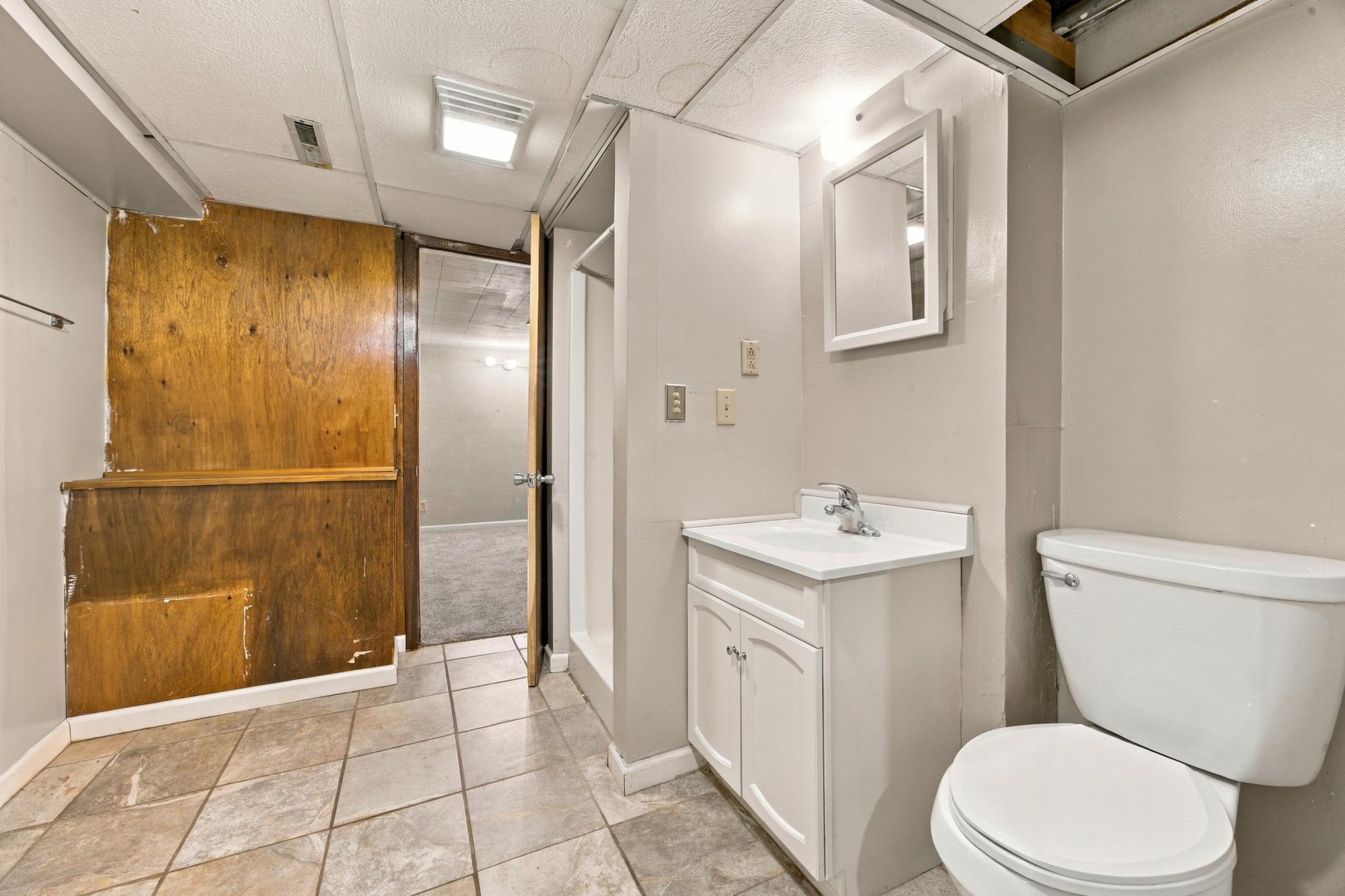 lower 3/4 bathroom