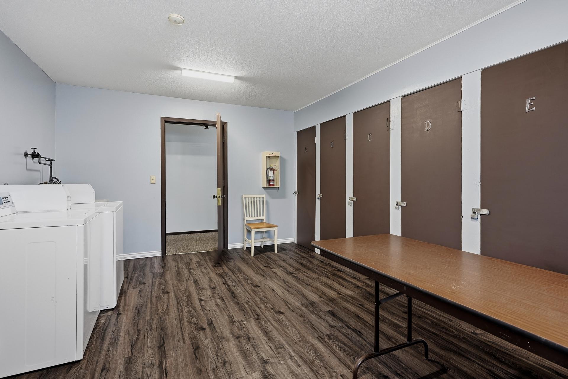 47 Laundry - 5284 Greenfield Ave MLS-32.jpg