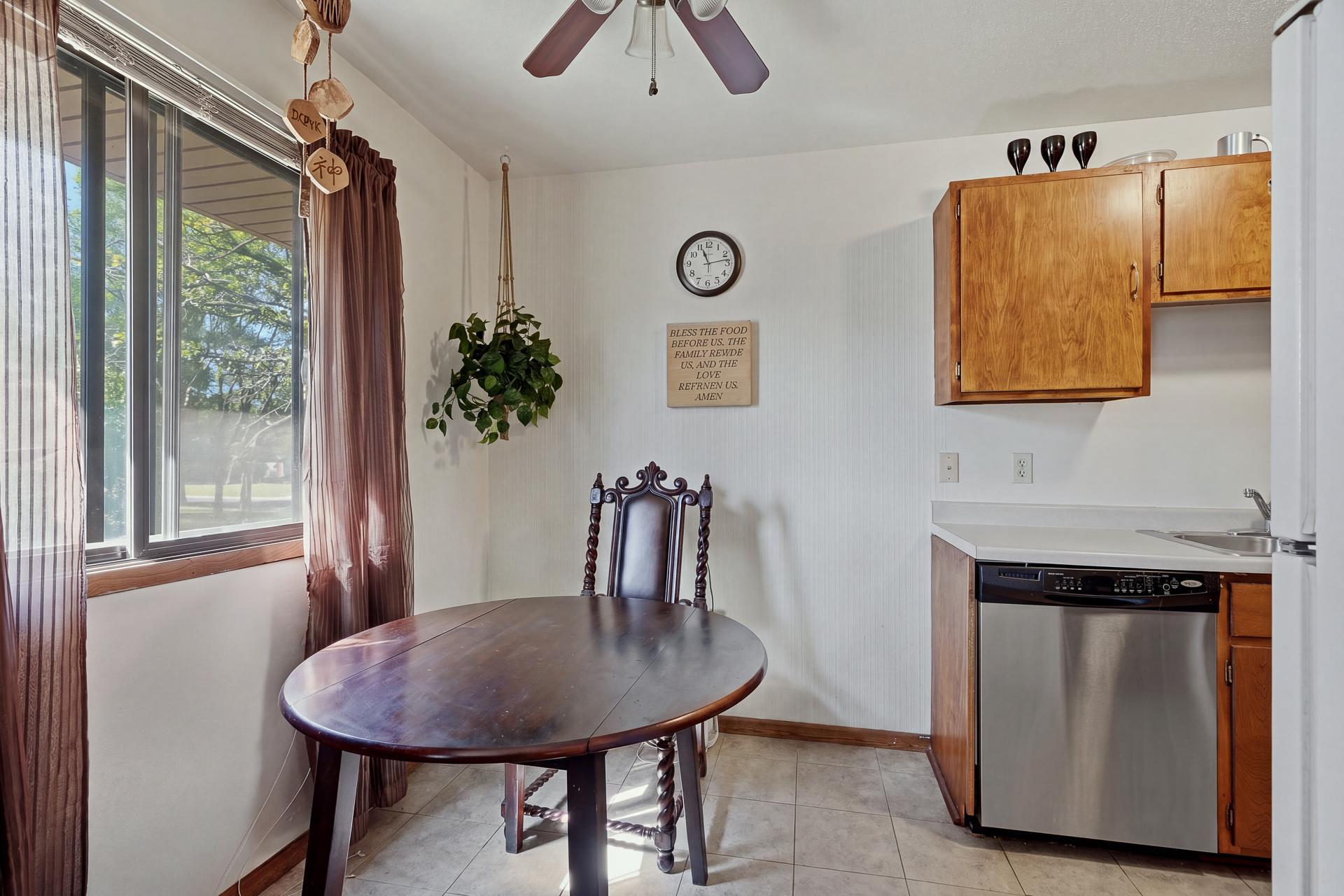 23 #26 - 5284 Greenfield Ave MLS-52.jpg